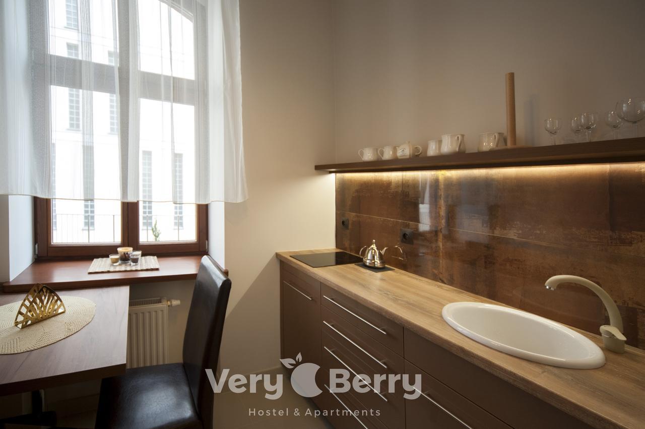 Przestronny Apartament Very Berry W Poznaniu Z Dwiema Sypialniami By Noclegi Renters Exterior photo