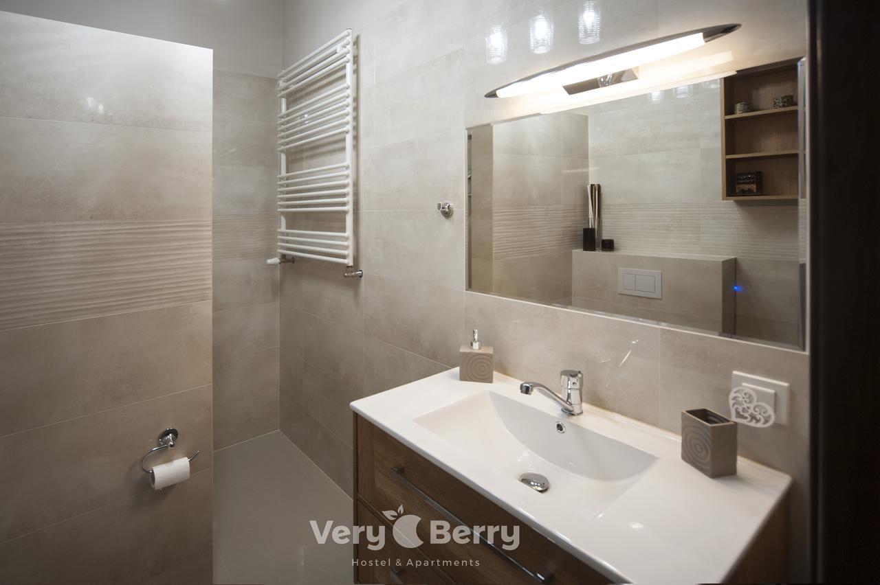 Przestronny Apartament Very Berry W Poznaniu Z Dwiema Sypialniami By Noclegi Renters Exterior photo